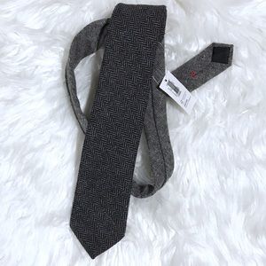 Old Navy | Men’s Herringbone Black & Gray Slim Tie